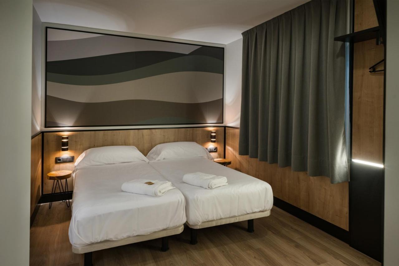 Hotel Ibis Styles Figueres Ronda Exterior foto